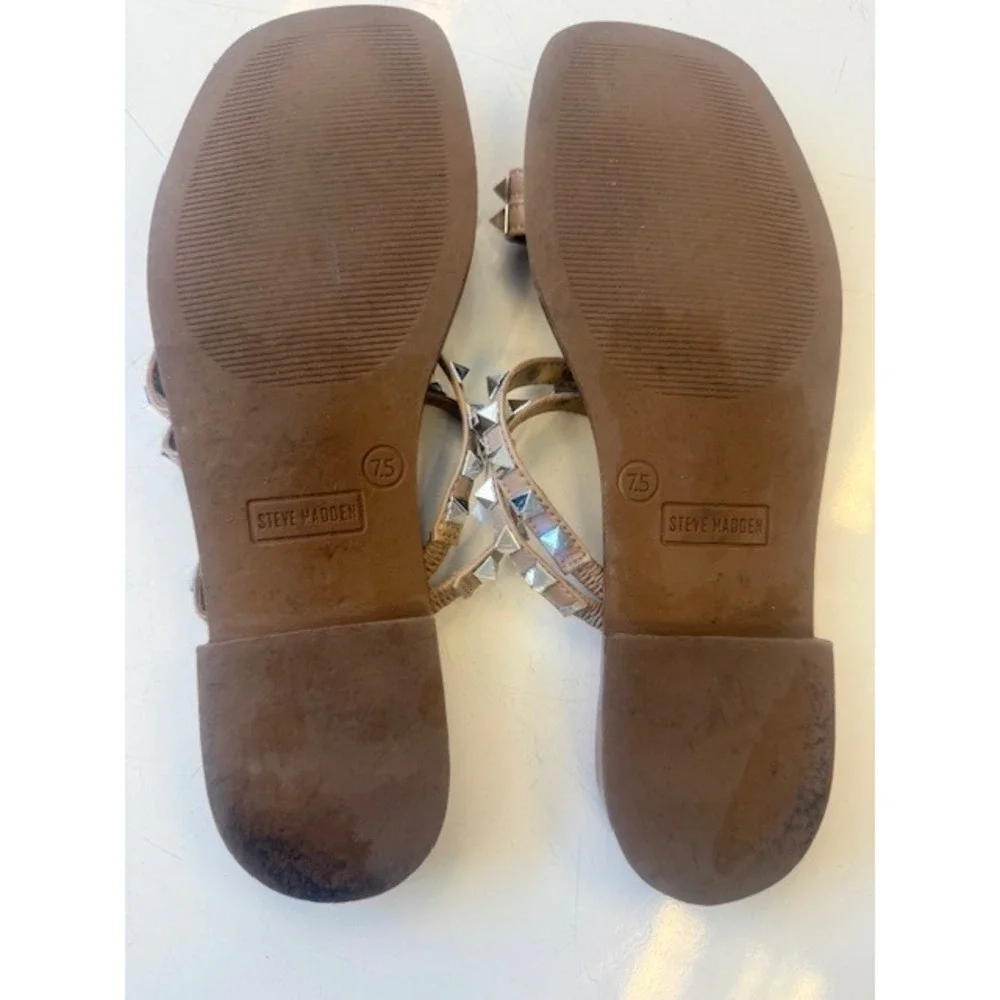 Steve‎ Madden Skyler Studded Gladiator Sandals 7.5 Tan Silver Pyramid Stud Flat - Picture 4 of 8